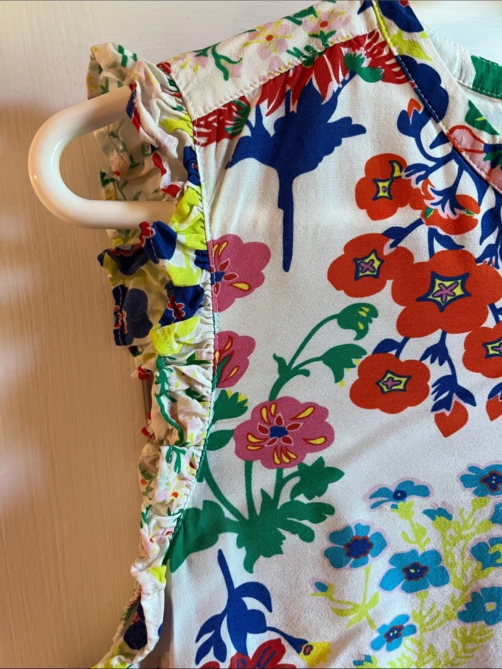Boden Floral Button Sleeveless Top - Picture 6 of 6